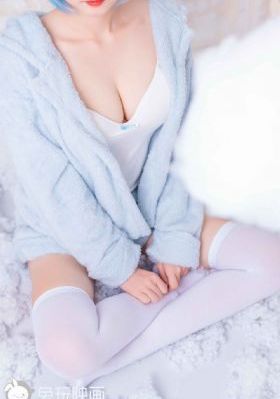 亚洲系列欧美制服自拍_4K免费全集观看