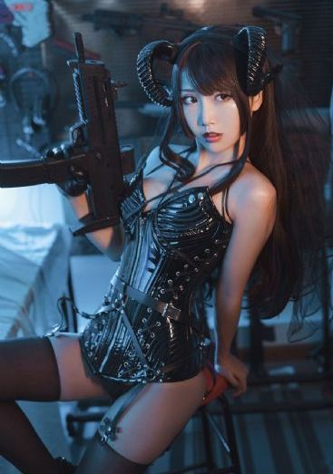 最新欧美长款外套街拍_蓝光免费在线播放